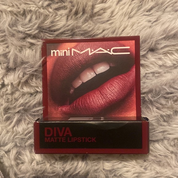 MAC cosmetics set - Picture 5 of 5